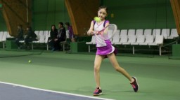 В Костанае проходит республиканский турнир 3-й категории по теннису