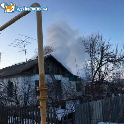 В п. Октябрьский горел жилой дом