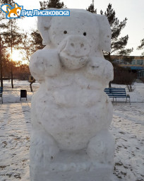 Снежные скульптуры Лисаковска