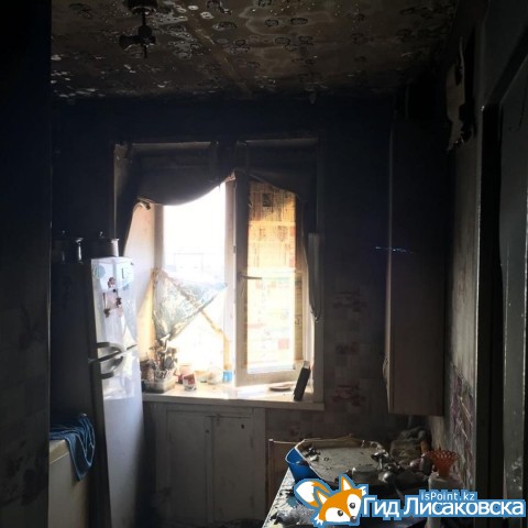 Пенсионера спасли из горящей квартиры в Лисаковске